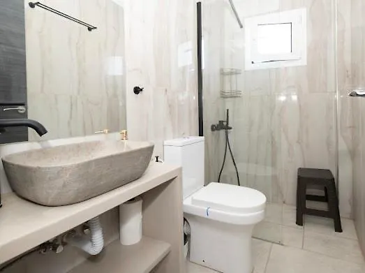 Meteoro 2 Apartamento Finikounta